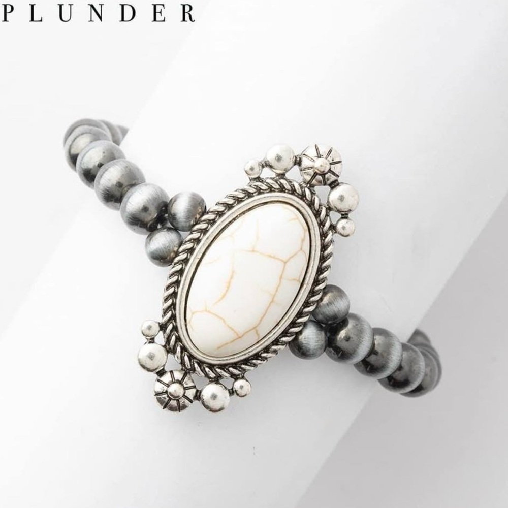 NWT Plunder Silver and White Beaded Bracelet